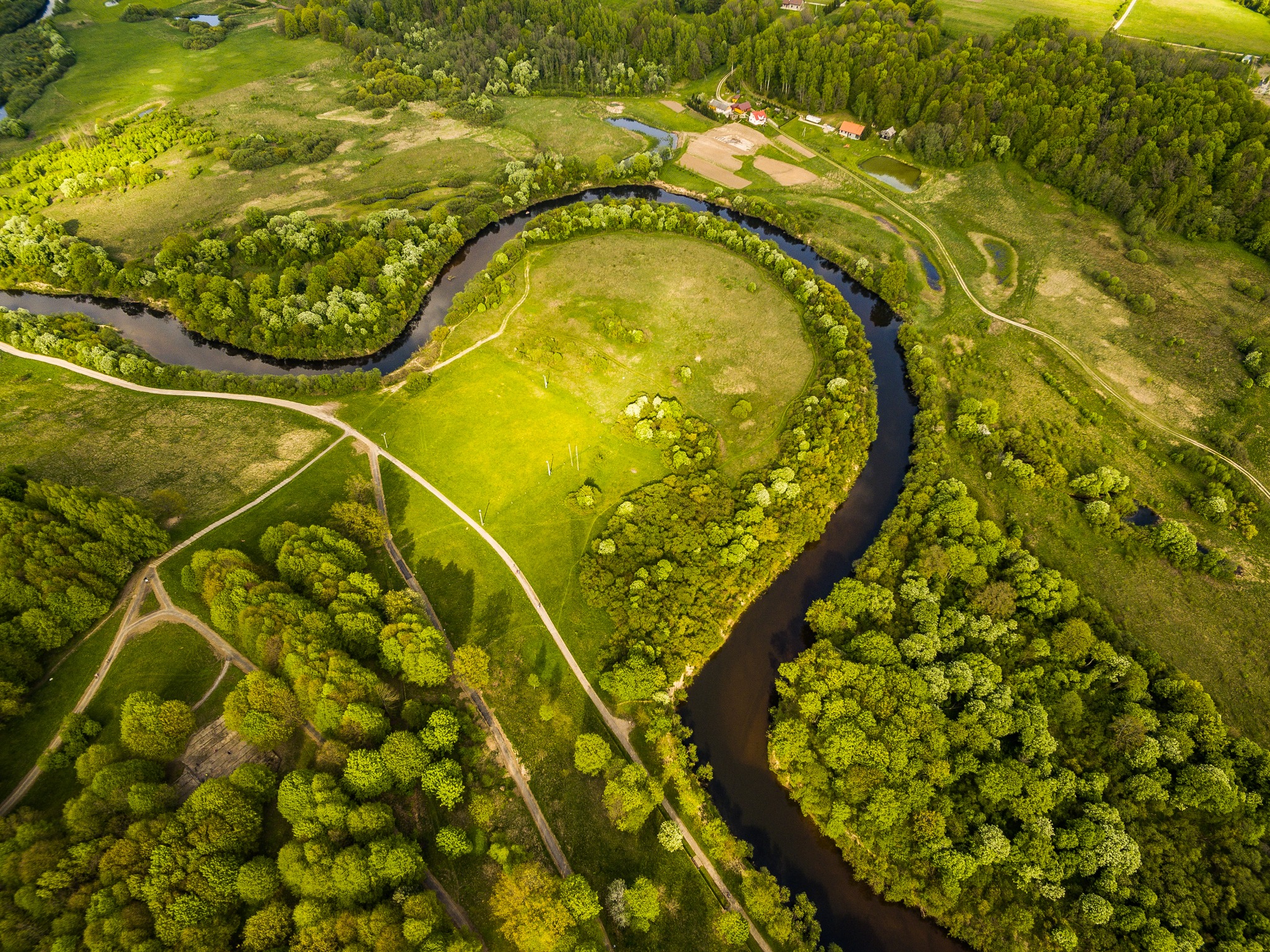 495156936_1238999684894375_764727671395126